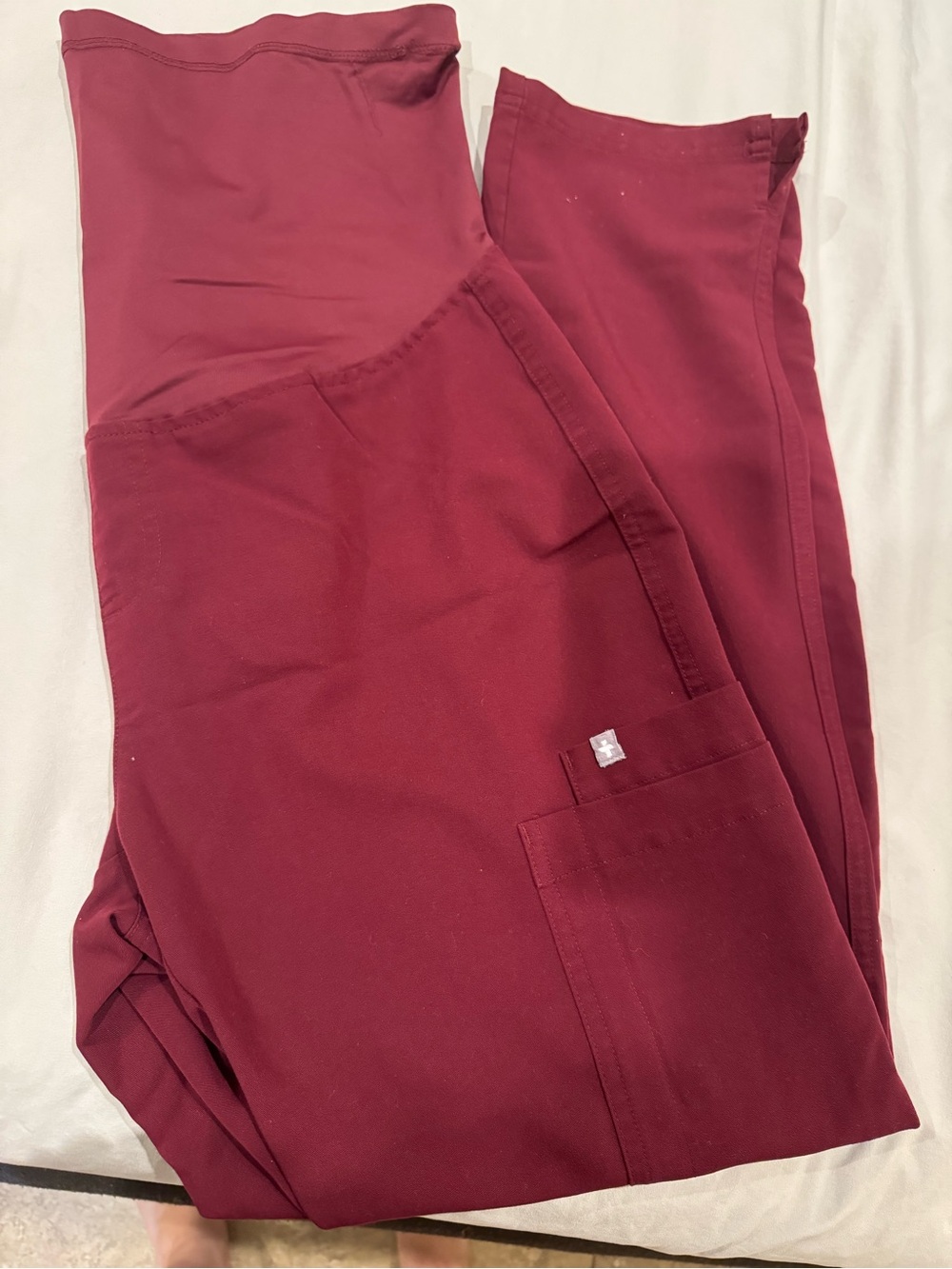 Maternity scrub pants figs size medium- Burgundy